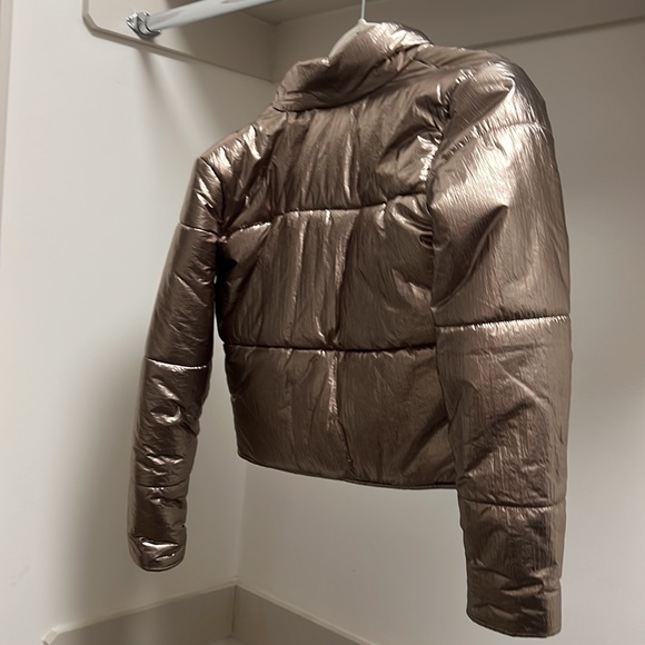 Bella metallic crop puffer - Picture 5 of 6